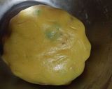 A picture of step 3 of Tutti-frutti custard cookies.
