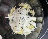 Foto del paso 3 de la receta: Setas de cultivo a ajillo con jamón y salsa con huevo poché
