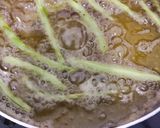 Foto langkah ke 1 dari resep Buncis goreng siram daging saus tiram.