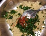 A picture of step 3 of Moong Dal Ke Pakoda.