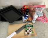 Sütőben sült hagymás krumpli sok sajttal: krémes és pikáns recept fázis 1 fotója