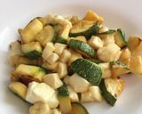 Foto del paso 3 de la receta: Calabacitas con queso