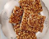 A picture of step 4 of Peanuts gur chikki.