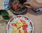 Foto langkah ke 2 dari resep Bumbu Rujak 3 Bahan Tanpa garam Tanpa air asam.