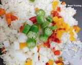 Hình bước làm 5 của món Cơm Chiên Rau Củ😍