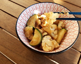 Foto del paso 4 de la receta: Wok de puerro, coliflor, calabacín y pollo