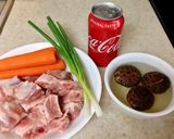 Hình bước làm 1 của món Sườn heo kho CoCa đưa cơm ngày nắng nóng