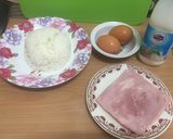 รูปขั้นตอนการทำที่ 1 ของ ข้าวไข่ข้นแฮม & หอมแดงน้ำปลาพริก