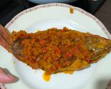 Foto langkah ke 5 dari resep Ikan Nila Goreng Dengan Tumisan Cabe.
