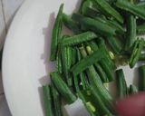 A picture of step 1 of Sem fali/ valor instant pickle.
