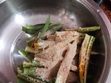 Kurkuri bhindi