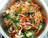รูปขั้นตอนการทำที่ 5 ของ จับเช/ฉับเช/ฉับแช (Japchae) ยำวุ้นเส้นเกาหลี (ผัดวุ้นเส้นเกาหลี) อร่อยแบบฉบับคนเกาหลี 😁