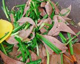 Hình bước làm 3 của món Gan heo xào hẹ