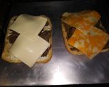 A picture of step 3 of Yummy Philly cheese steaks.