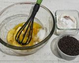 Foto langkah ke 3 dari resep Banana Chocochips Muffin.