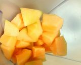 A picture of step 1 of Refreshing Creamy Cantaloupe Smoothie😍.