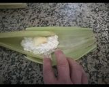Foto del paso 3 de la receta: Humitas en chala de choclo!!