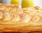 Foto del paso 12 de la receta: Tarta de manzana con hojaldre y crema pastelera