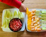 Hình bước làm 3 của món Bữa sáng tốt cho sức khoẻ: trái cây tươi!