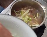 รูปขั้นตอนการทำที่ 4 ของ แกงลาวมะรุมใส่หมู สูตรแม่บ้านปุ๊