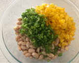 Foto del paso 3 de la receta: Ensalada de porotos con pimientos y ciboulette