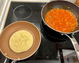 Foto del paso 3 de la receta: Huevos rancheros y cazuela de queso fundido con chipotle 🌶🌶🍅🍅🍳🍳