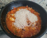 Foto del paso 3 de la receta: Paella muy diferente y preparada en un plis plas y con ingredientes que no acostumbro a comprar