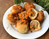 Hình bước làm 5 của món Khoai tây bọc thịt bò sốt carrot đậu hà lan