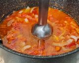 Foto del paso 5 de la receta: Jamoncitos de pollo con salsa de pimientos y tomate