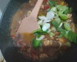 Foto langkah ke 2 dari resep Asem Asem Ayam Simple.