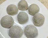 Foto langkah ke 5 dari resep Chocolate wafer truffle mochi.