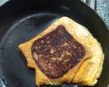 Foto del paso 3 de la receta: Tostada con huevo y queso