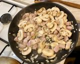 A picture of step 5 of Свинина с овощами в горшочках.