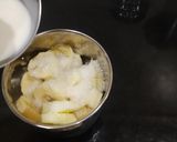A picture of step 2 of Apple Banana Milkshake.
