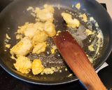Une image de l'étape 4 de Poulet sauté aux épices et légumes indiens avec Ebly.