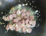 Foto langkah ke 2 dari resep Sup Sosis Telur.