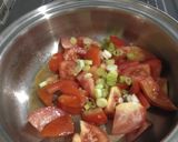 Foto langkah ke 2 dari resep 10 minute Tomato Egg Drop Soup.