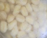 Foto del paso 2 de la receta: Ñoquis en salsa de tomate y quesos