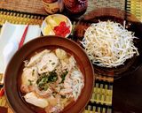A picture of step 3 of Phở Combo.