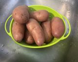 Une image de l'étape 4 de Écrasée gratinée de pommes de terre à l'ail, crème et emmental.