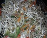 Foto del paso 3 de la receta: Chop suey de pollo y langostinos