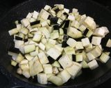 Foto del paso 2 de la receta Berenjenas con carne picada y fideos a la menta