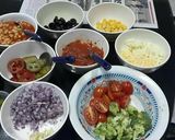 A picture of step 4 of Baked Stuffed Capsicum Pizza.