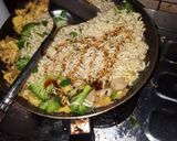 Foto langkah ke 4 dari resep Mie Goreng Brokoli.