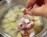 Foto del passaggio 3 della ricetta Polpo in umido con patate alla giapponese 🐙