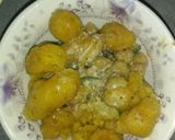 A picture of step 3 of Dahi bhaley chaat.