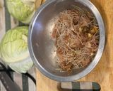 รูปขั้นตอนการทำที่ 1 ของ ต้มจืดกะหล่ำปลี อกไก่สับวุ้นเส้น คลีนๆ จร้า