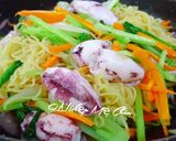 Hình bước làm 3 của món Mì xào mực