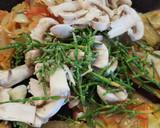 Foto del paso 6 de la receta: Dorada con guarnición de salicornia y verduras