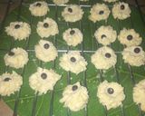 Foto langkah ke 6 dari resep Kue sagu kelapa keju.